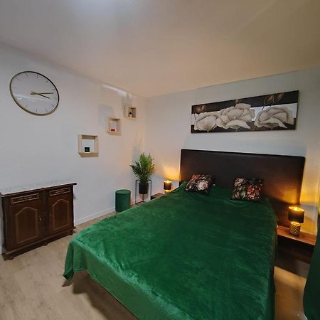 Apartment-Studio With View M&M بينايدورم المظهر الخارجي الصورة