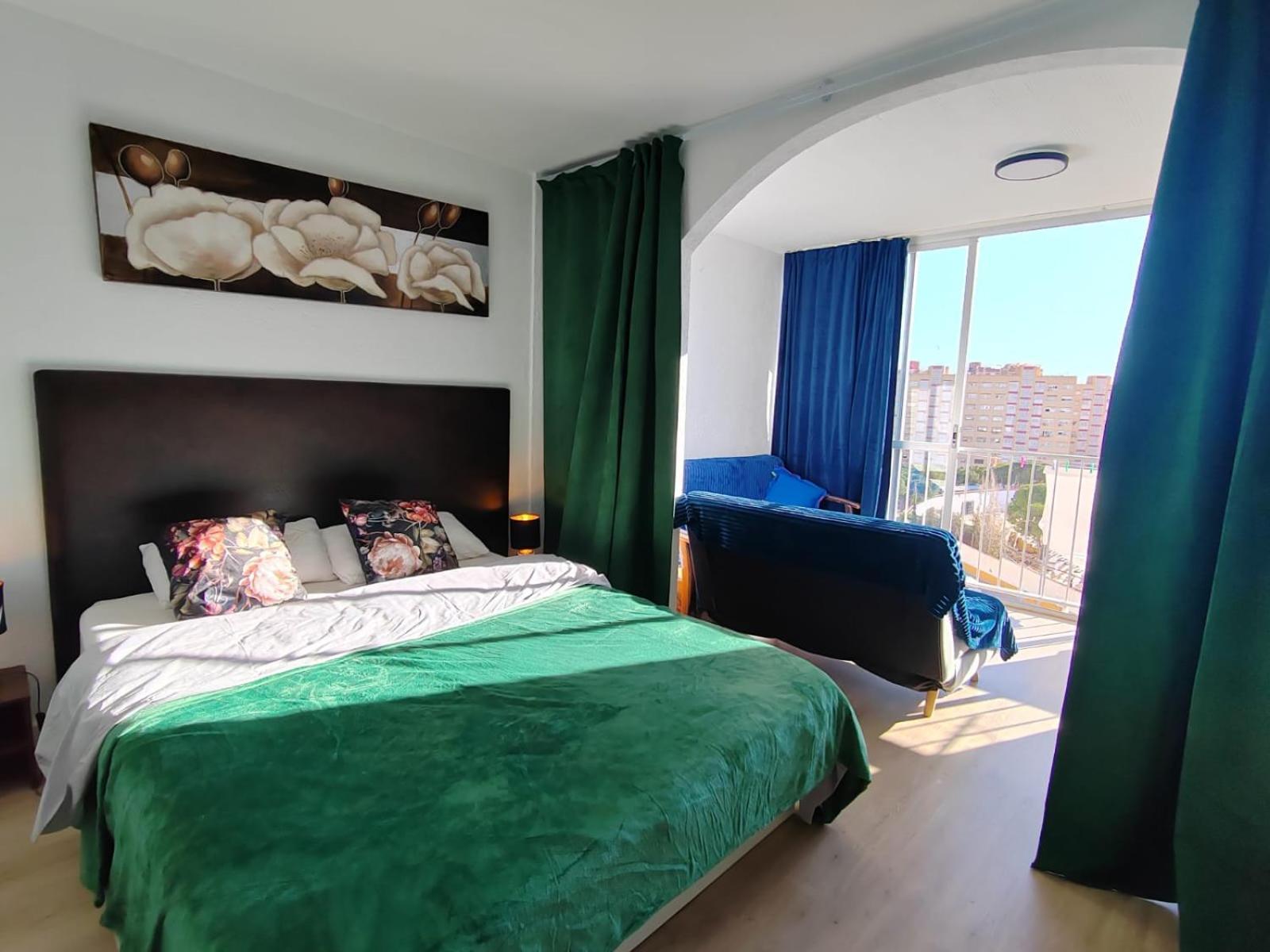 Apartment-Studio With View M&M بينايدورم المظهر الخارجي الصورة